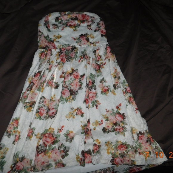 Dress - Picture 1 of 1